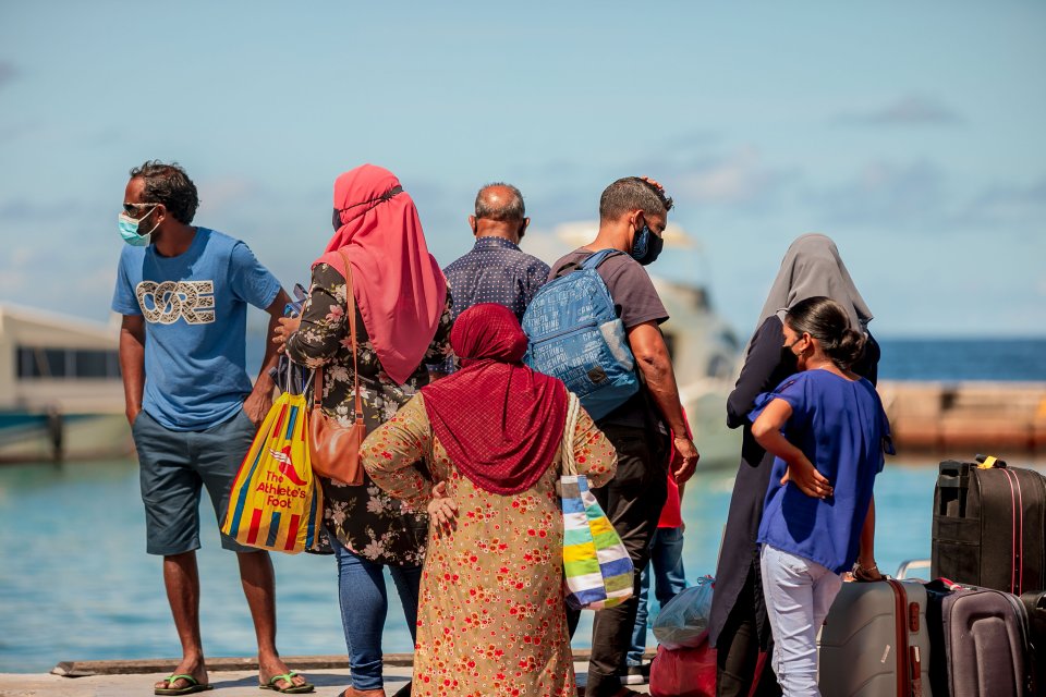 Eid ah gina bayaku atoll thereah, gin guest house full vejje