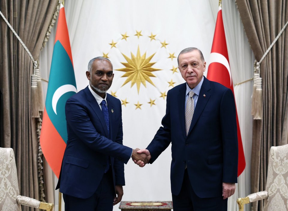 Turkey aa eku vefaivaa minivan viyafaareege ebbasvumah amalukuran fashaifi