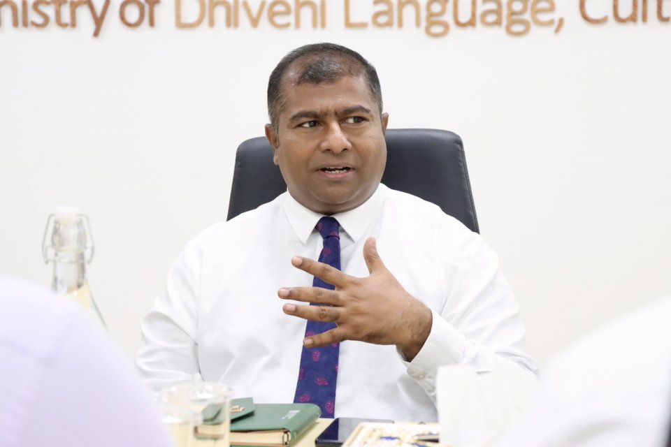 Magaamu dhinthaa eh dhuvas thereygai Adam Naseer isthiufa dhevvaifi