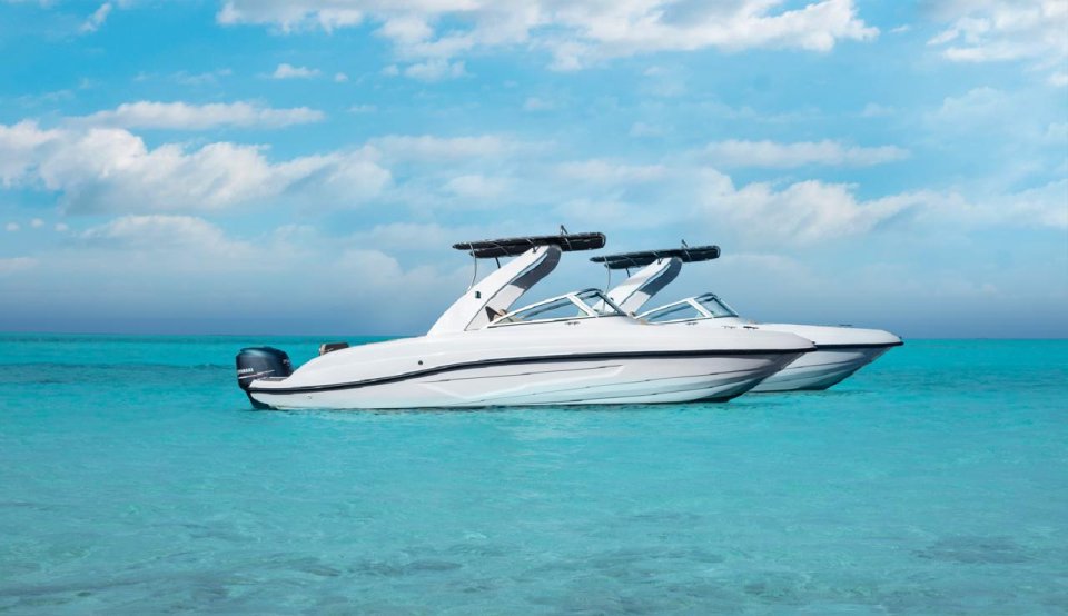 Dhiraagu in dhey 2 speed boat hoadhumuge furusathu 4 guna kurumah baakee 3 dhuvas