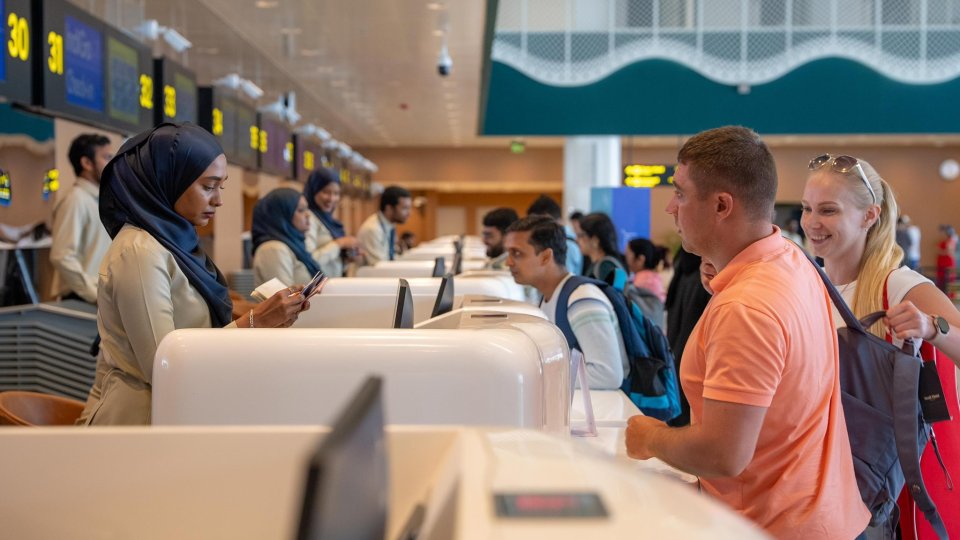 Singapore airlines, Emirates, Qatar airways adhi srilankan aa terminal ah badhaluvaanee koniraku?