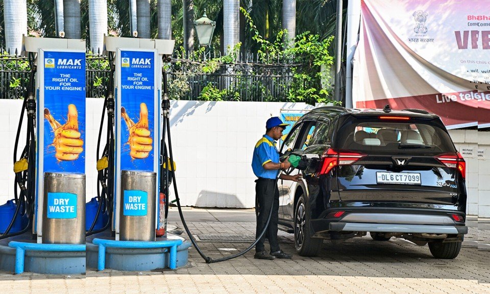 Theluge agu ufulumaai gulhigen India in Petrol aai Diesel in naga duty kudakohfi