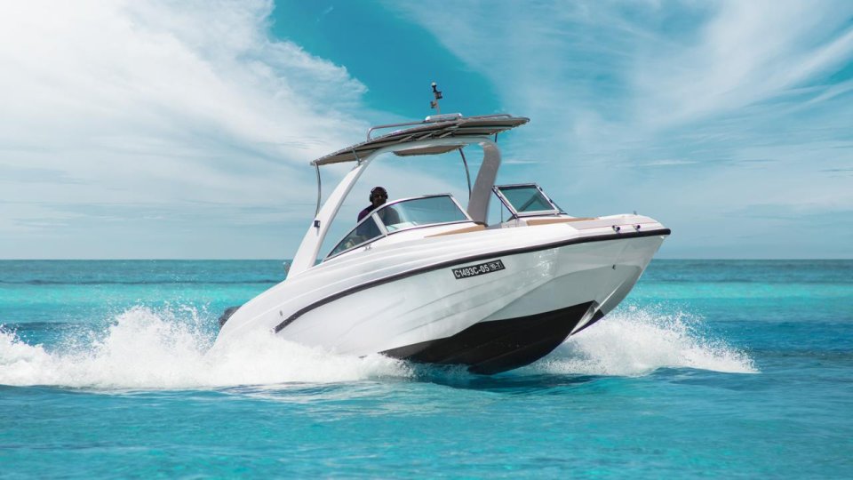 Dhiraagu in dhey fahu speed boat ge naseebuveri faraaiy iulaan kurun June mahu