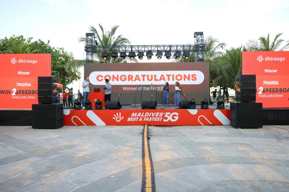 Dhiraagu win 2 speed boats promotion ge fahu naseebuveriyaa hovaifi