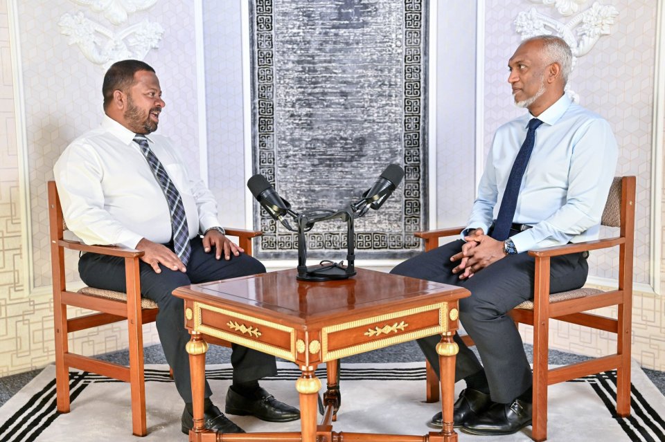 Cashier ge vazeefa ah dhiveheennah iskandhevey gaanoonee onigandeh ekulavaalanee