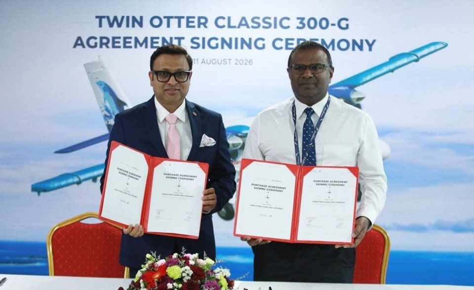 Maldivian in twin otter ge 2 boat gannanee
