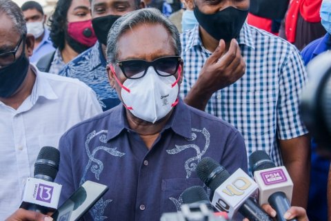 Raees waheed 1000 rufiyaa in joorimanaa koffi