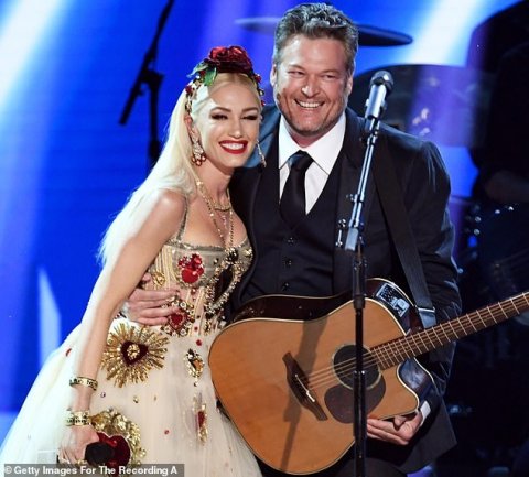 Blake Shelton aai Gwen Stefani engage vejje