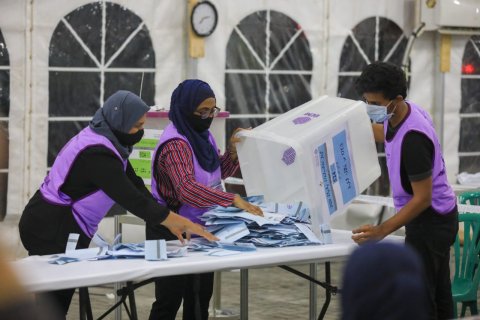 Male' sarahahdhugai 176 Vote foshi, jumula 574