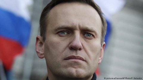 Alexi Navalni ge sihhathaa medhu France in kanbodu vun faalhu koffi