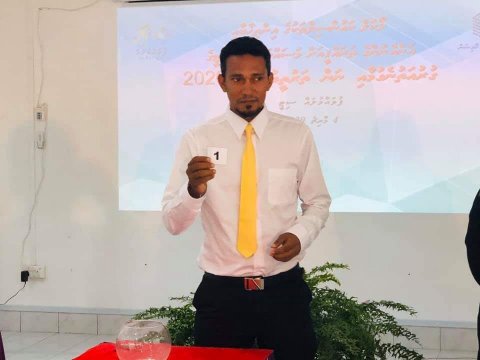 Hidhumaiy thah avas kuran councilthakaa glhigen massakai kuran vee: Fuvahmulak mayor 