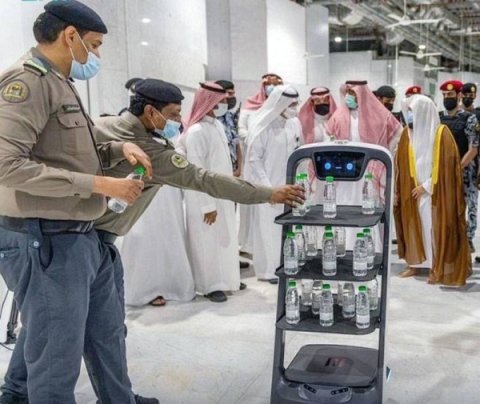Masjidul Haram gai zamzamfen bahan dhen harakaaitheri vaanee robot eh
