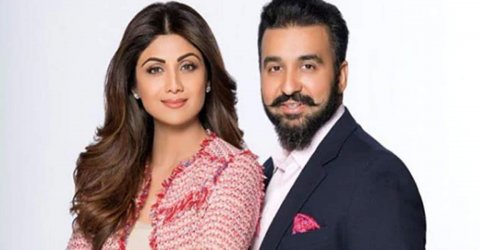 Moonu foruvumun Raj kundra ah gina baegge nuruhun