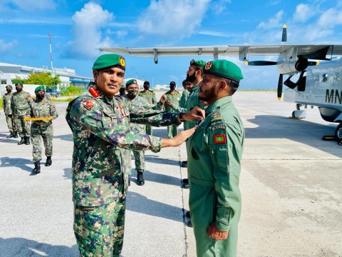Donia dhuvvumuge huhdha furathama faharah MNDF ge pilot in dheefi
