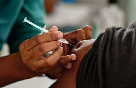 Influenza fethureythee vaccine jahan ilthimaaskoffi