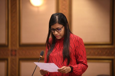 Mi party in raees Nasheed dhuru kuraakah noolhey, Fithuna ufahdhaigen campaign nukurey: Rozaina