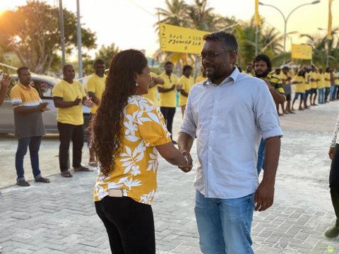 Raees Nasheed ge kuree ge Lawyer, member Hisaan ves Fayyaz campaign gai