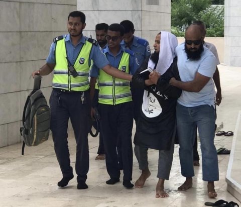 Mimbarah arai adugadha kohgen hayyaru kuri meehaa dhookoh laifi