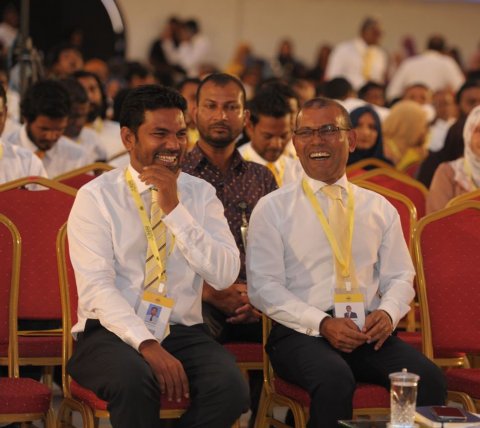 Nasheed aai Eva ge thaureef aai hiyvaru Shifaz ah