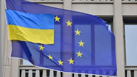 EU in Russia rayyithunnah visa dhinun huttaalan mashvara kuranee