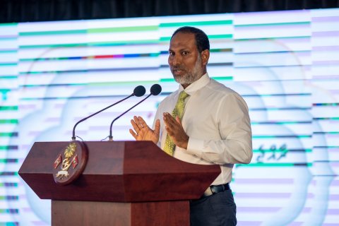 Mi vathange minivan kamai isthiqulaalu Raees dhamahattavaane: Imran