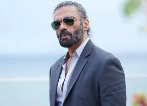 Raajje gai nagaa photo thah tharin hissaakuranee dhekkuntheri kamah: Sunil Shetty