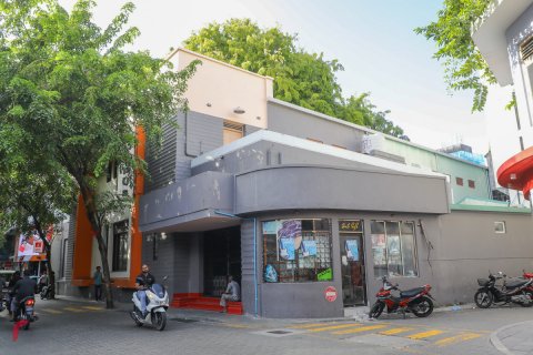 Olympus hulhuvaa thaareehu anekaa vesh faskoffi 