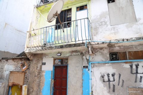 Vakkan kuran vanumun balcony aaeku vetti bodethi aniyaa thakeh