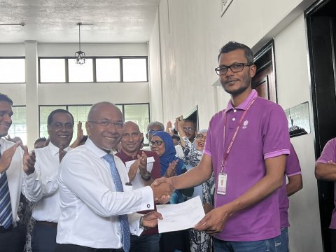 Democrats ufadhan jalsaa beyvumuge huhdha dheyn nimmaifi