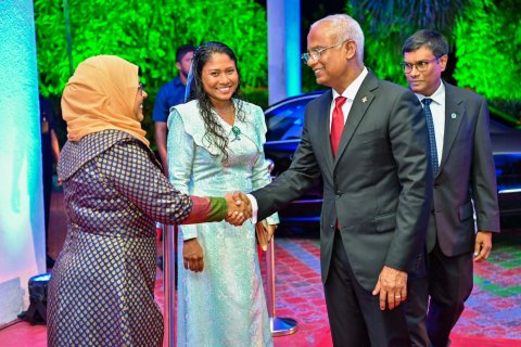 Sharuee dhaairaa ge muvazafunnah siyasee harakaaiythakugai dhen ulheveyne