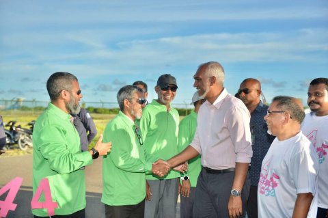 Muizzu ge campign gai adhaalath ge kula beynun kurun kuvveri koffi