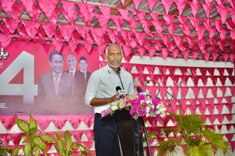 Police commissioner akah gang leader eh hama nujassaafaivaa kamah bune fathuranee dhogeh: Dr. Muizzu