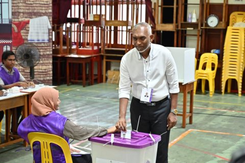 Idhikolhu candidate Dr. Muizzu vote lavvaifi