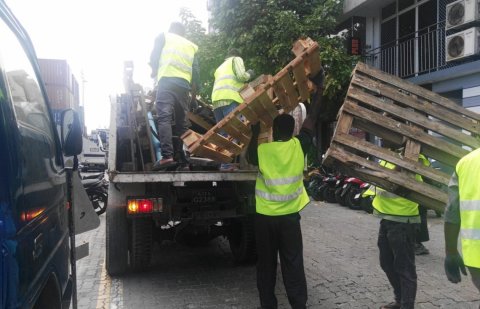 Male' ge magu thakuga huri pallet thah naganee