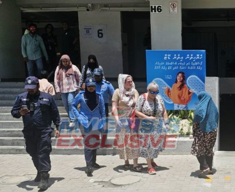 Dhivehi bahun huri christian dheenuge liyunthakeh bayaku elhi massala balanee