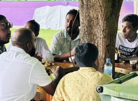 Holhudhoo eid faahaga kurun mi faharu ves feshenee eid sayakun