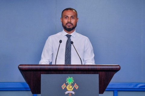 Karantu bilah araa adhadhu vaguthun beley goiy fenaka in hadhanee