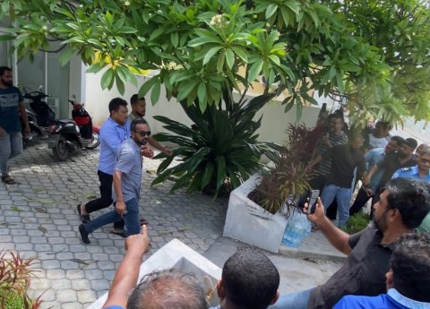 Sihuru hedhi kamah bunaa meehaage bandhah 15 dhuvas jahaifi