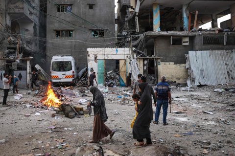 Gaza ge school akah hamalaadhee 100 meehun shaheedh kollaifi