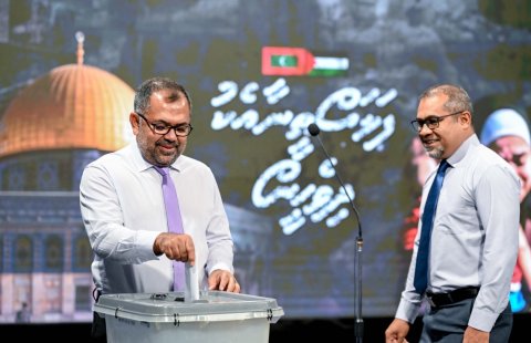 Palestine fund ah raajje in dhey ehee 50,000 dollar ah ithuru koffi