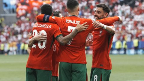 Faseyha kamaa eku Turkey balikoh Portugal gadha 16 ah