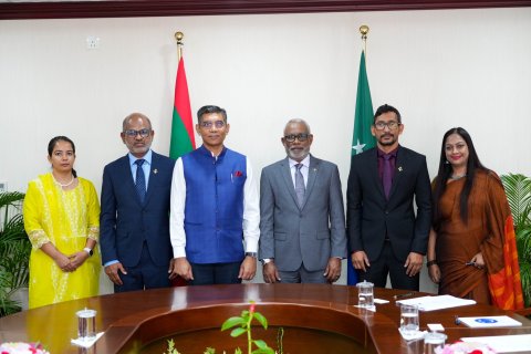 India Safeeru Majlis Raees aa bahdhalu kuravvaifi