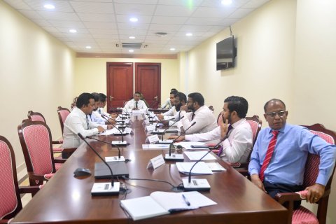 EPA faruvaakudakamun majilis committee ah haaziru kuranee