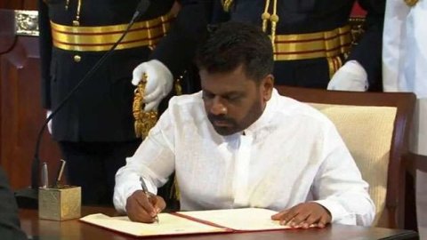 Dissanayake Lankaage Raees kamuge huvaa kuravvaifi