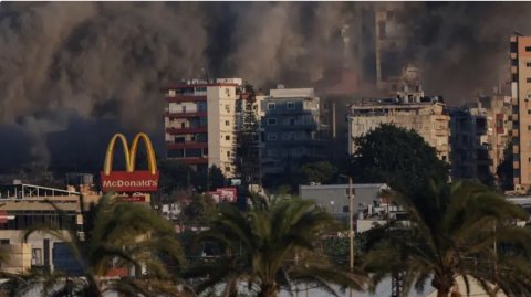 Israel in Lebanon ah dhemundhaa hamalaathakugai maruvi meehunge adhadhu 700 ah