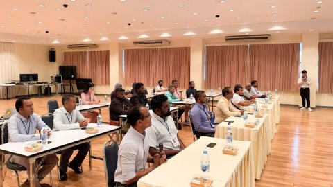 HDh Atholhu Council in 9 lakka rufiya haradhukohgen Bangkok ah dhiya massala balan angaifi