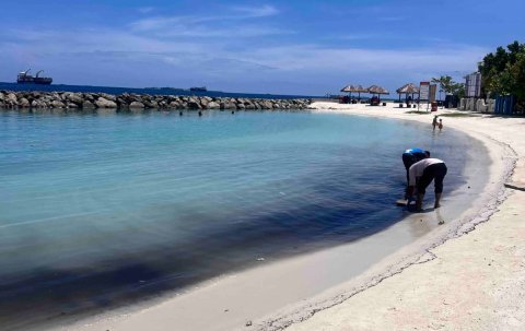 Rasfannu moodhah engine theyo elhifai hurumun e sarahahdhu moodhah neyren edhefi