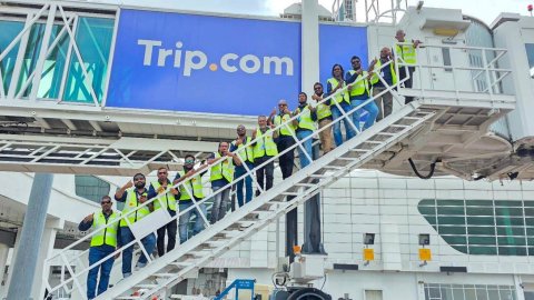 Aa terminal gai beynun kuraa passenger boarding bridge thakah muazzafun thamreenu koffi
