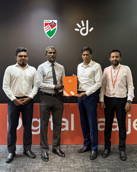 Dhivehi premier league ge main sponsor akah dhiraagu