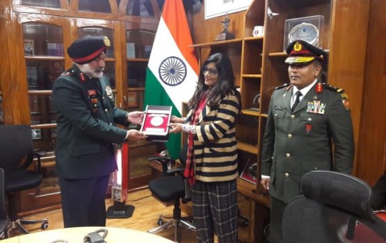 India in dhin Donia mathindhaa boataa behey ebbasvumuge mauloomaathu defence in nudhin